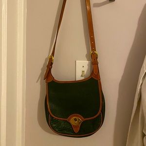 Vintage Dooney & Bourke Crossbody Purse!